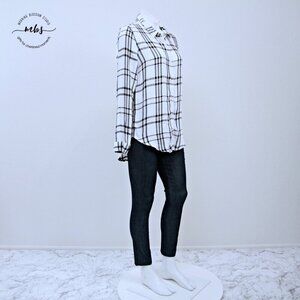 NWOT Korye Plaid‎ Flannel Button Up Shirt White Black Women M